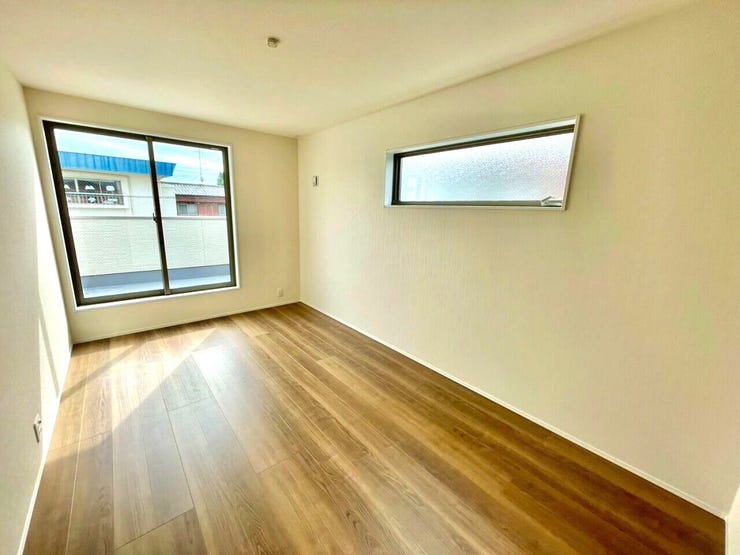 家庭内であふれがちな季節物やストック品をまとめて収納するスペースにもできます!