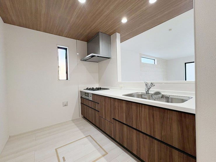 対面式キッチンから家族の笑顔を見ながら調理ができます♪