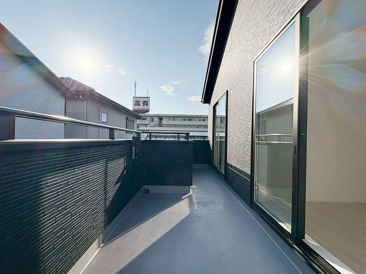 南向きのバルコニー♪日当たりが良く、洗濯物がしっかり乾きます(^^)