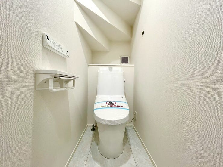 江戸川区北小岩7丁目 新築戸建のトイレです