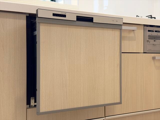 キッチン:食洗機がついているので時短にもなり、手荒れも防げそうですね。