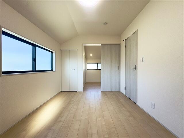 間取り図西側6帖洋室:用途やお子様の成長に合わせて間取り変更が可能です。