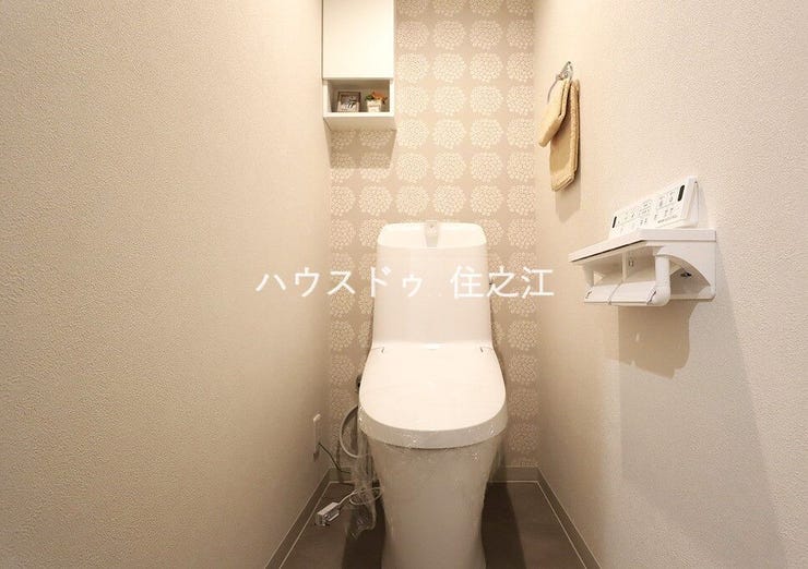 温水洗浄便座付きトイレ