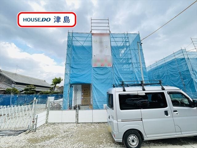 【外観】
永和小学校・永和中学校エリアに建つ新築一戸建て全7棟の1号棟です。約58.7坪のゆとりある敷地です。全居室南向き・6帖以上で明るくゆとりある4LDKです。(2025年10月28日撮影)