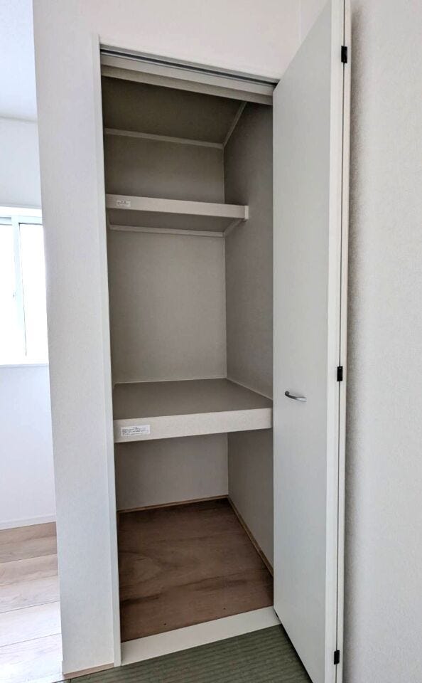 座布団等を収納できます