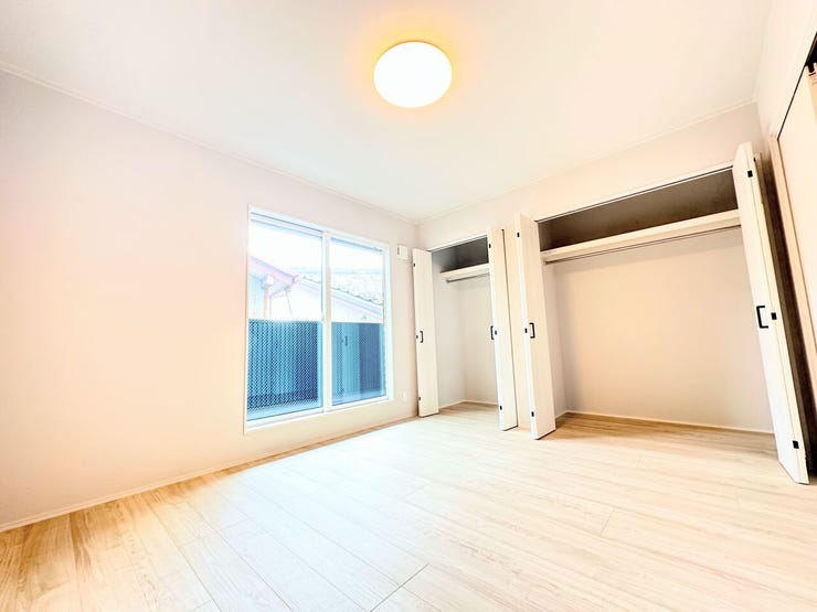 たっぷり収納できる大型クローゼットが設置してあります。