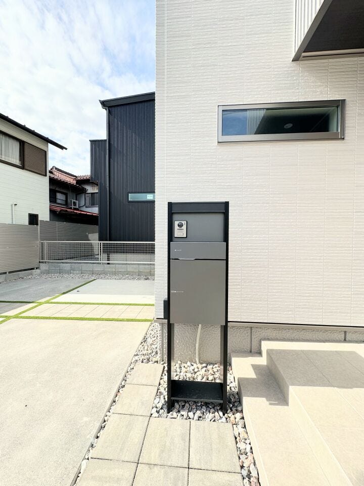 オシャレなエントランスでお客様をお迎えできます。