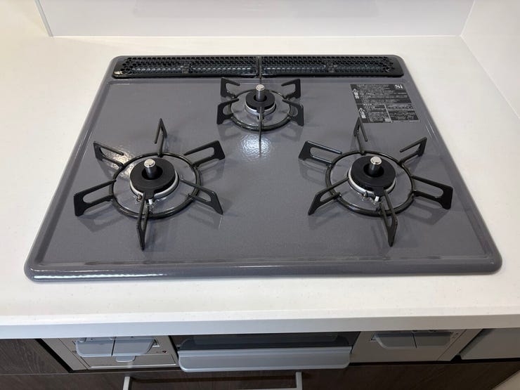 3口コンロ
一度にたくさんのお料理ができます♪