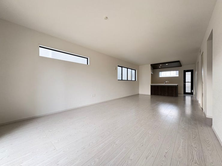 明るく開放的な広々リビング♪
一家団欒の時間が増えそうです♪