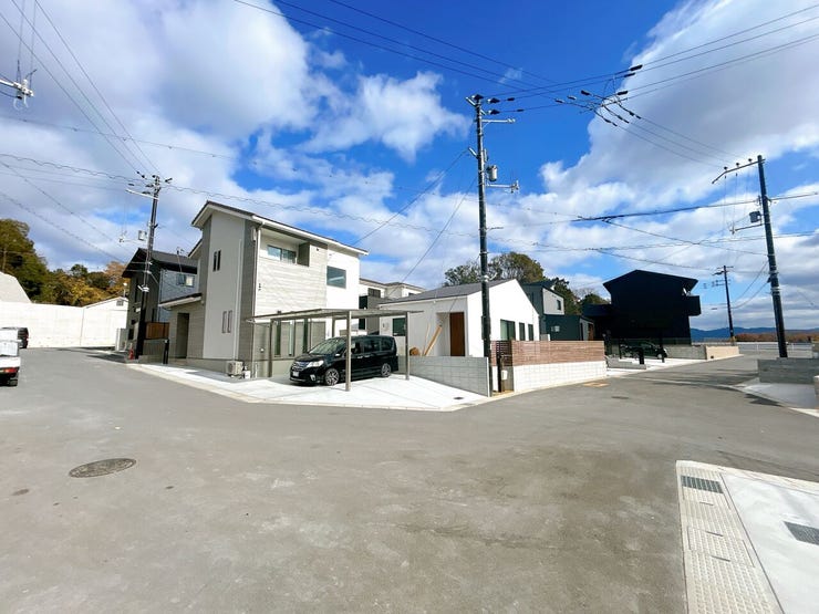 自然とうまく調和した環境の良い地域です。
毎日を快適に気持ちよく過ごしていただけます。