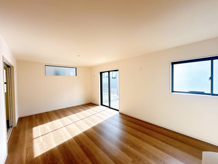 開放感のある広いLDK!
家具やインテリアの配置も楽しめます。