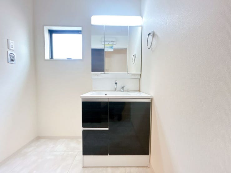 シャンプードレッサー付き洗面台が付いております◎