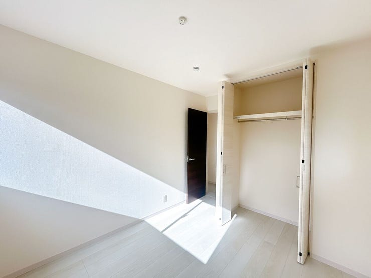 広い居室なので主寝室としてもピッタリです◎