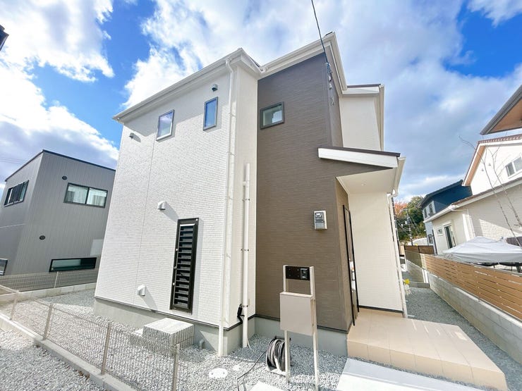 静かで落ち着いた閑静な住宅地です。
子育て世代の生活環境としても最適です◎