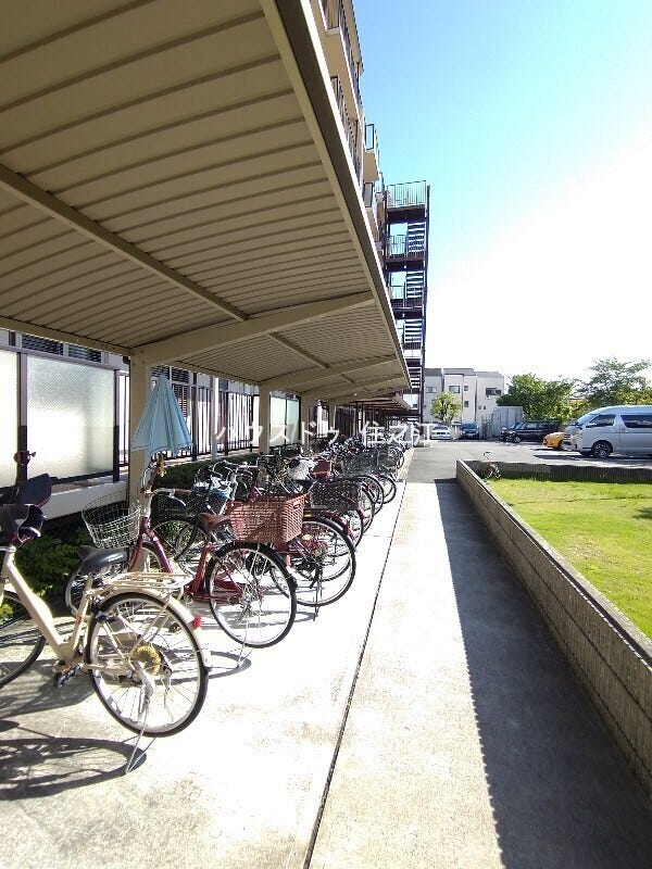 ★駐輪場も区画数はたくさんございます。空き状況の確認はお気軽にお申し付け下さい。