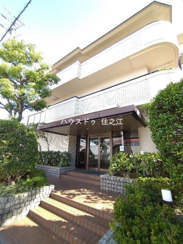 ★マンション内の敷地。植栽も多くあり緑豊かです♪