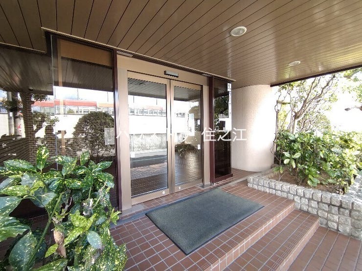 ★解放感のあるエントランス。明るい印象を受けますね♪