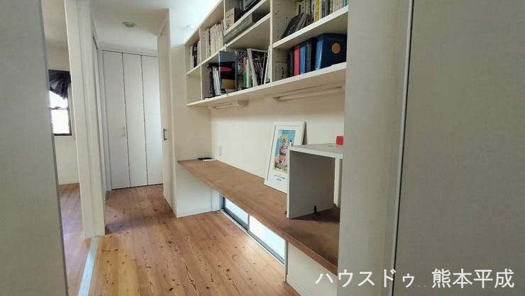 シンプルな内装なのでインテリアが生えます