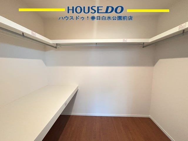 〈広々WIC〉
洋服はもちろん、季節ものの家電などもらくらくしまえます。