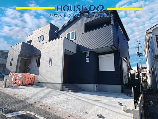 【外観】
〈春日市若葉台西〉南向き+車2台OK+WIC♪9月完成予定の照明器具付き新築戸建です!小中学校近く