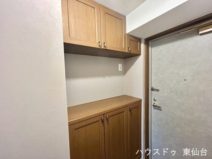 玄関脇には大容量のシューズボックスがついております!