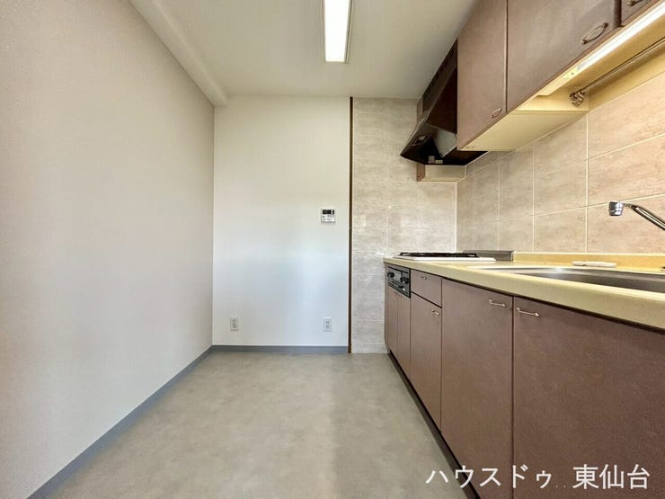 キッチンスペースは広々と料理もしやすそうです♪