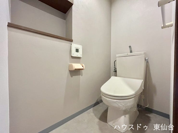 温水洗浄便座は壁付けリモコンでお掃除もしやすそうです♪