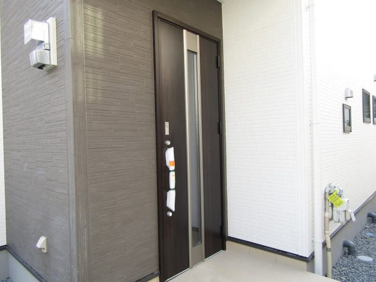 荷物が多い時や手がふさがっている時でも便利。スマートキーでラクラク出入りができます。