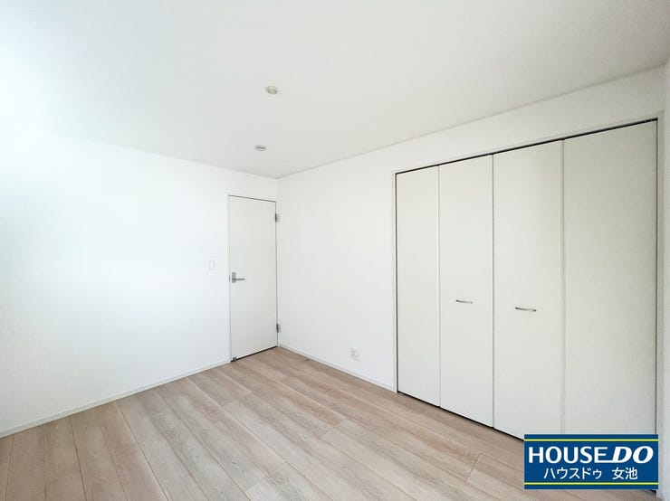 2025年10月撮影
洋室6畳(納戸脇)