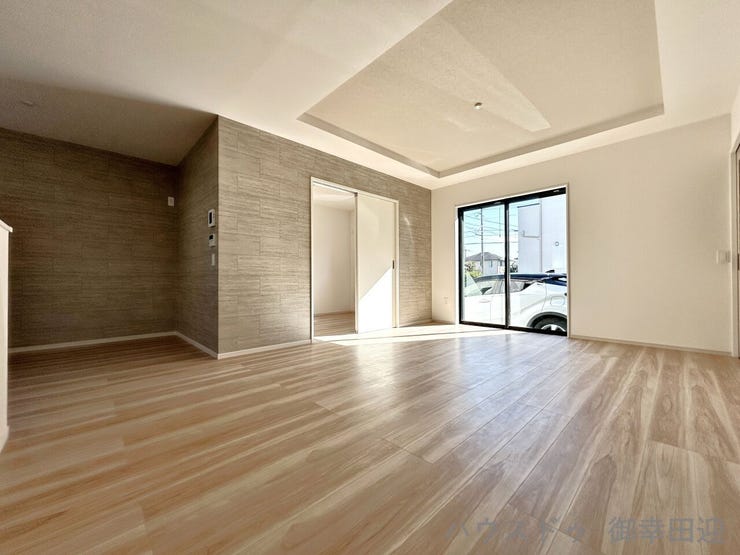 ■□■安らぎと笑顔の中心地■□■陽光が優しく降り注ぎ、会話が自然と弾む。ここでは、毎日が特別な時間へと変わります。