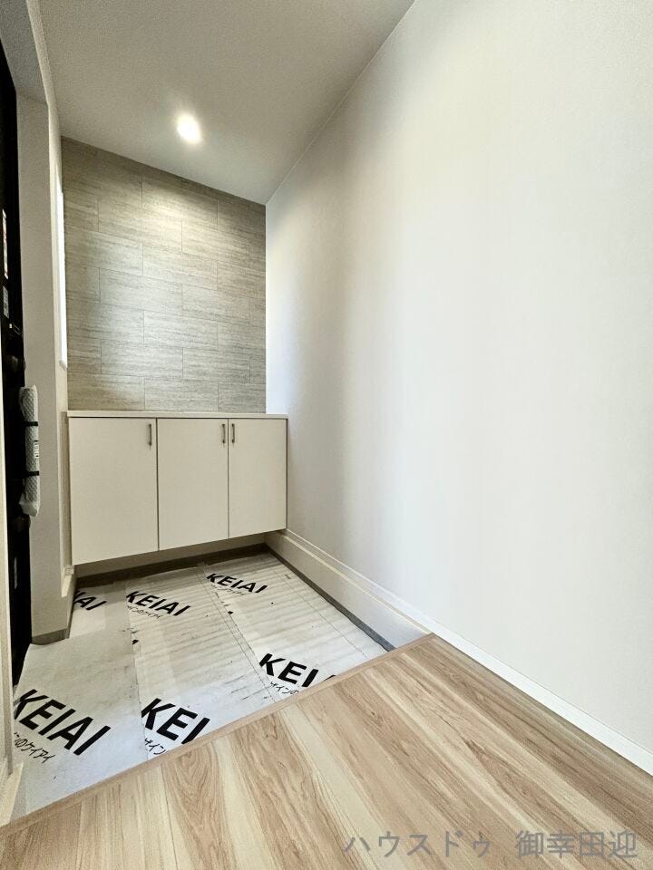 ■□■「ただいま」の安堵をくれる場所■□■訪れる人を迎え入れ、帰るたびにホッと一息つける、明るく機能的なエントランス。