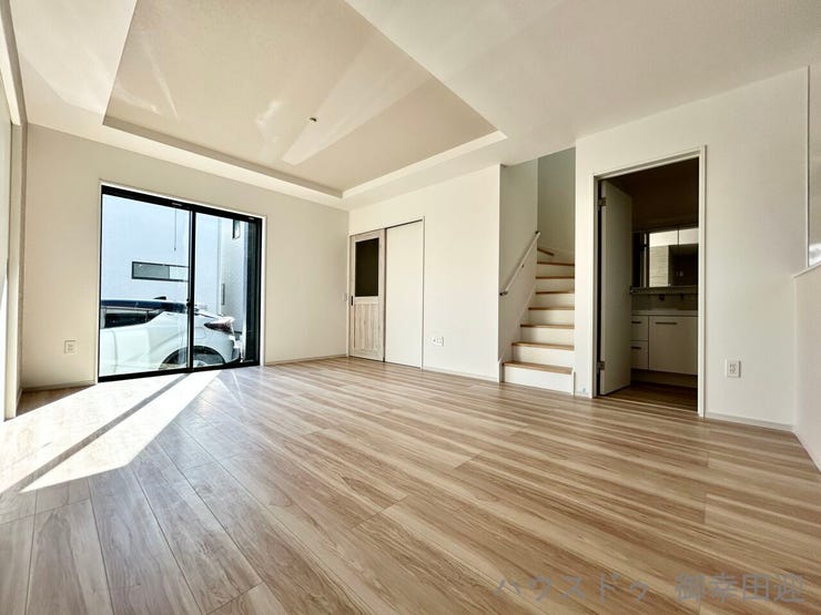 ■□■安らぎと笑顔の中心地■□■陽光が優しく降り注ぎ、会話が自然と弾む。ここでは、毎日が特別な時間へと変わります。