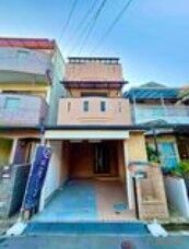 【外観】
頑丈な鉄骨造りで安心・安全を実現したモダンな3階建て住宅。
ゆとりのある駐車スペース付きで、ご家族やゲストの車もスムーズに駐車可能。