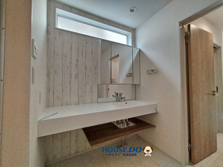 オープンシェルフのお洒落なミラーキャビネット♪