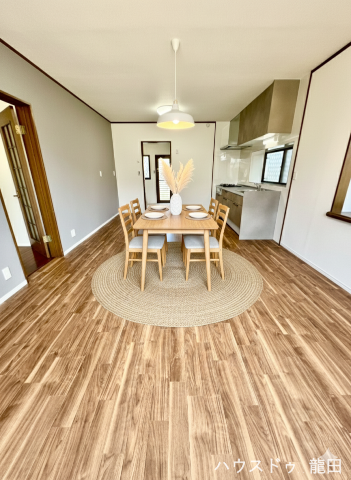 【リビング】
■□■リビング■□■
リビング14帖
※家具を入れたイメージ写真です