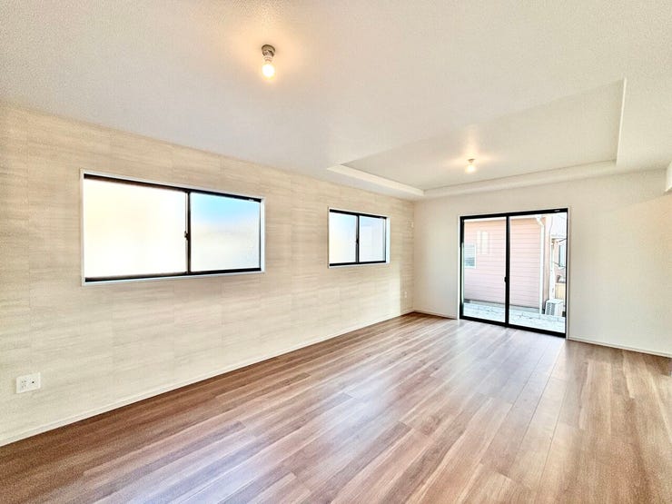 ■□■安らぎと笑顔の中心地■□■陽光が優しく降り注ぎ、会話が自然と弾む。ここでは、毎日が特別な時間へと変わります。