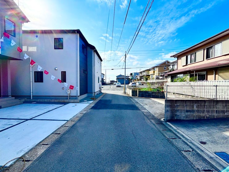 ■□■理想を叶える、新しい暮らしの舞台■□■高いデザイン性と機能性を兼ね備えた住まい。ここで、家族の新しい物語が始まります。