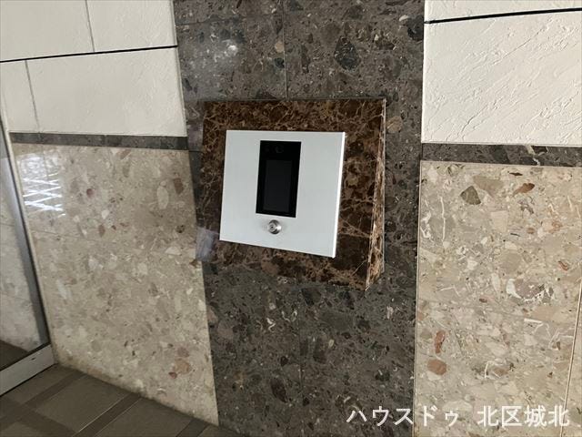 オートロック付きで安心ですね♪宅配ボックスも完備しています!