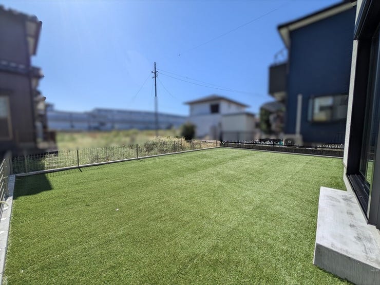 日当たり良好、広々としたお庭付きです!
通りからは見えないので、小さなお子さんでも安心して遊ばせることができます
2025/10/17撮影