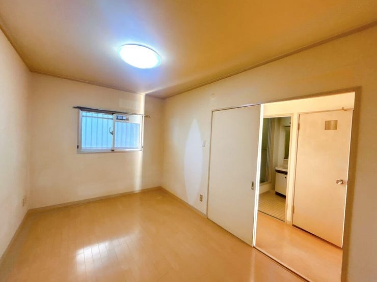 色合いに統一感のある、落ち着いた雰囲気のお部屋です。