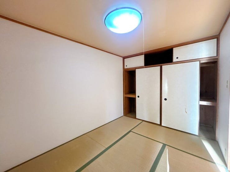 小物から大きな荷物まで収納ができ、お部屋を広く使って頂けます◎