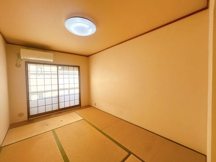 和室にも収納スペースがあり、お部屋がすっきり片付きます。