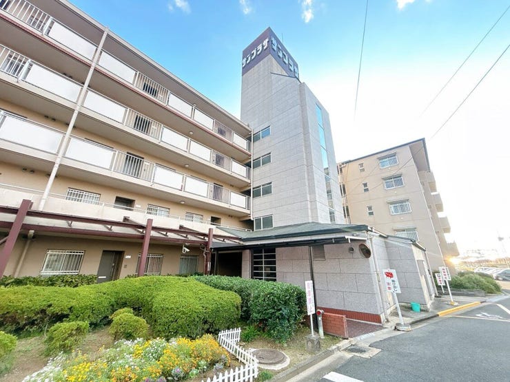 スーパーやコンビニ、幼保・小学校など生活利便施設が充実した立地です。