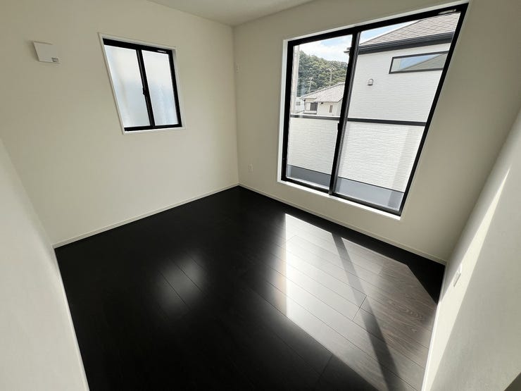 寝室や子供部屋としても使用できる洋室♪