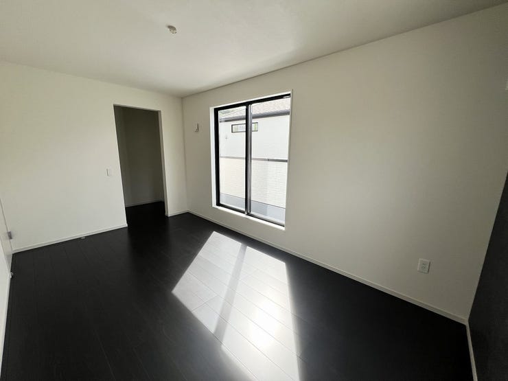 書斎や趣味部屋としても使用できる洋室♪