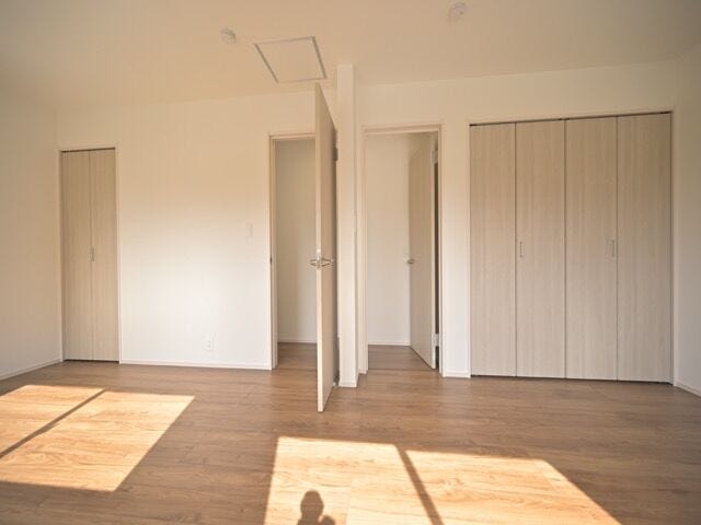 間仕切りを入れることで2部屋になる洋室。将来の子供部屋にもぴったりな空間です。