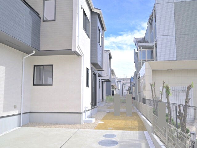 あると嬉しい庭付き。ガーデニングやちょっとしたランチ、夏のお子様プールなど色々楽しめそうですね。