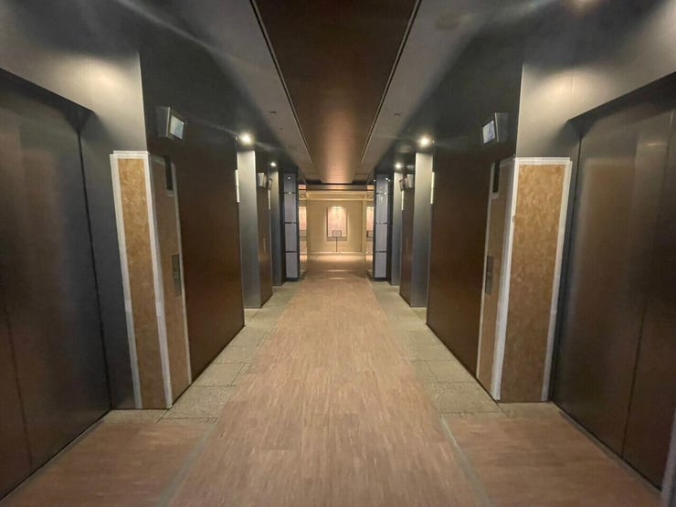 エレベーターも複数台ございますので待ち時間が気になりません