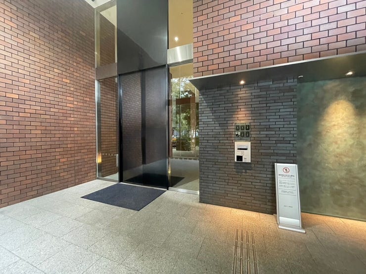 来訪者の確認ができる防犯面で安心の「オートロックシステム」です