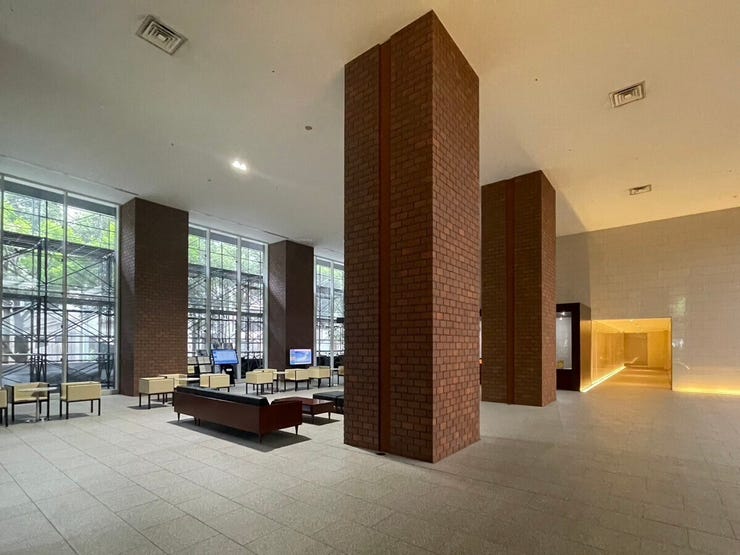 共用施設が充実、建物内には保育所も併設されております